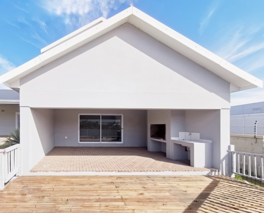3 Bedroom Property for Sale in Kraaibosch Western Cape